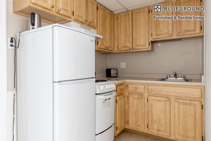 Building Photo - 62 Boylston St