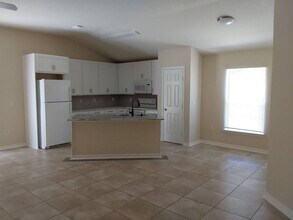 Building Photo - Beautiful 4-Bedroom, 2-Bath Home with 2-Ca...