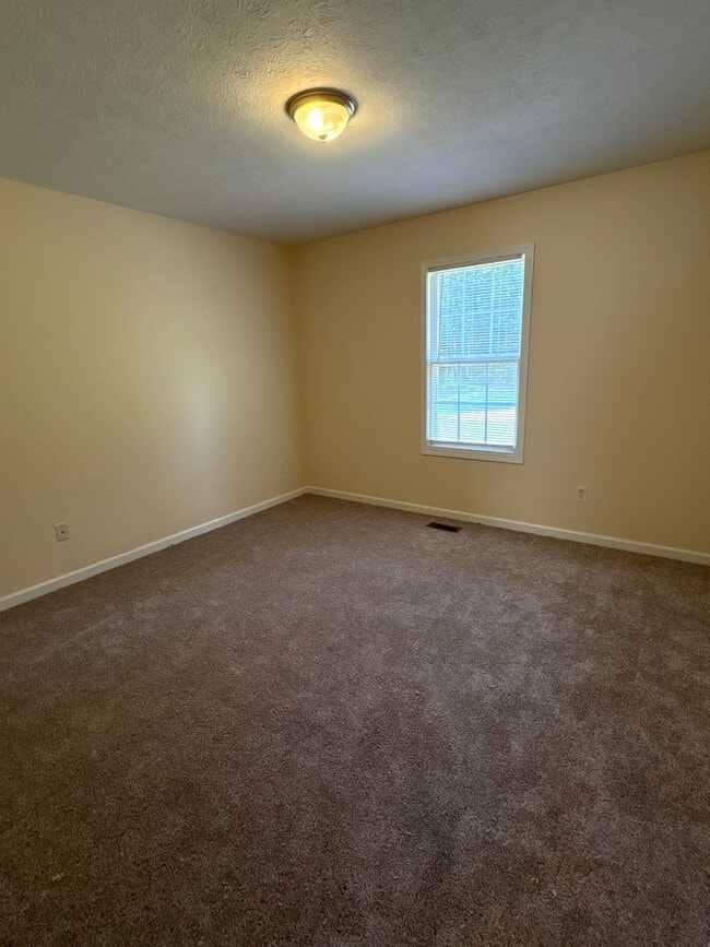 Building Photo - 307 Forrestwood Dr