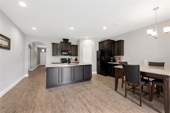 Building Photo - 8605 Bucklebury Dr