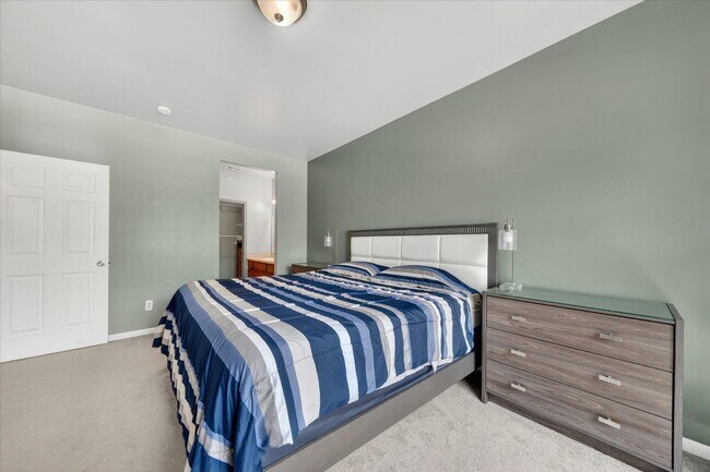 Building Photo - 23668 Northstone Village Dr