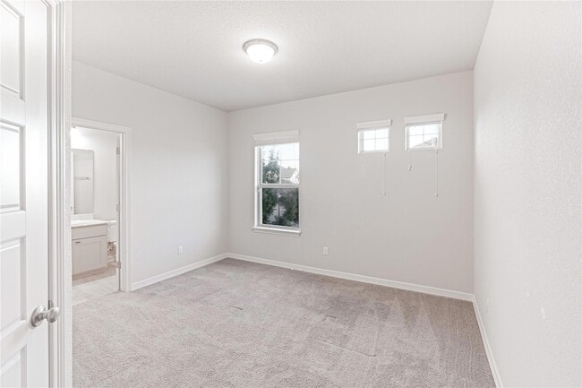 Building Photo - 2212 Dillon Pond Ln