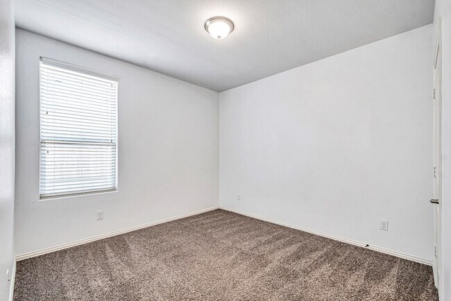 Building Photo - 7017 Kate Reed Dr