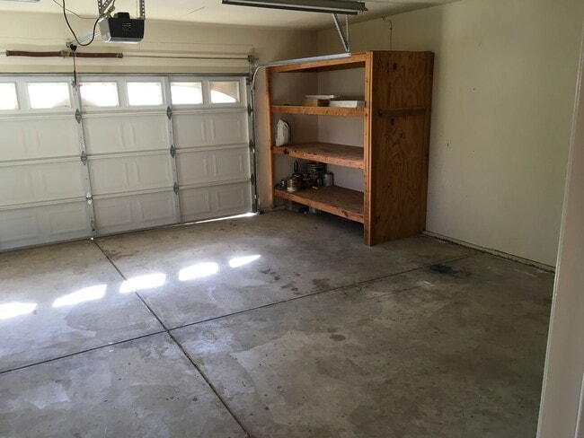Building Photo - Windsor Estates in Pine Grove!