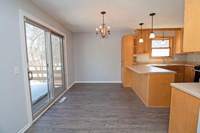 Building Photo - 7250 122nd Ave N