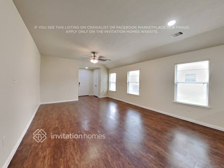 Building Photo - 12623 Mountain Daisy Rd