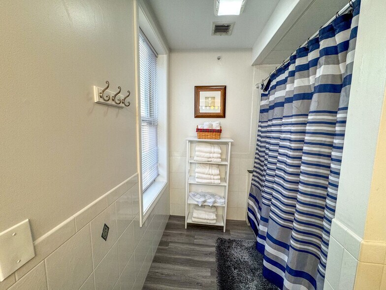 Building Photo - 6 Harvard Square