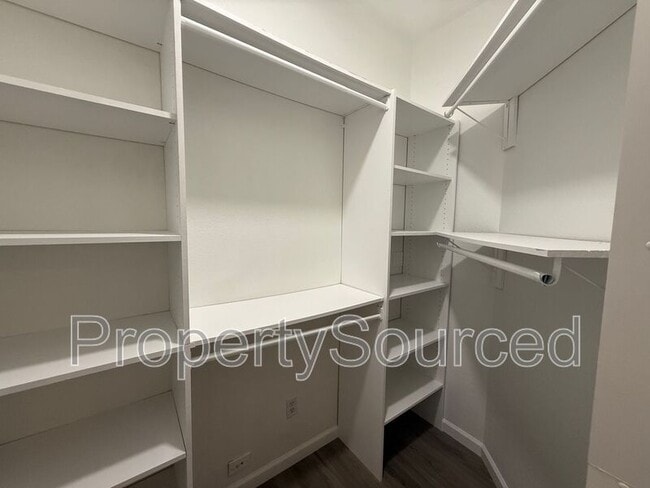Building Photo - 1633 Sparrowhawk St