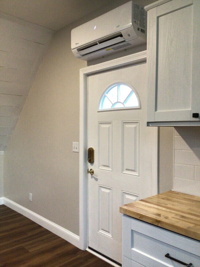 Building Photo - 30 Charles St