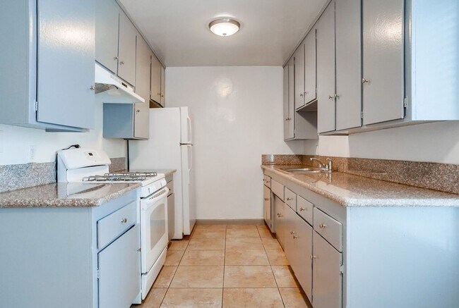 Building Photo - 6200 10th Ave