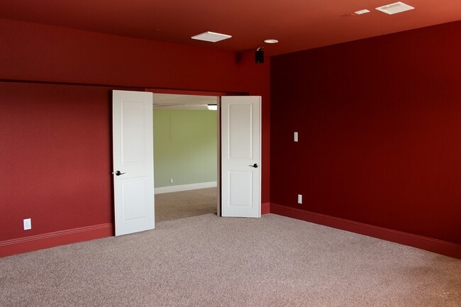 Building Photo - 907 Arden Oaks Dr