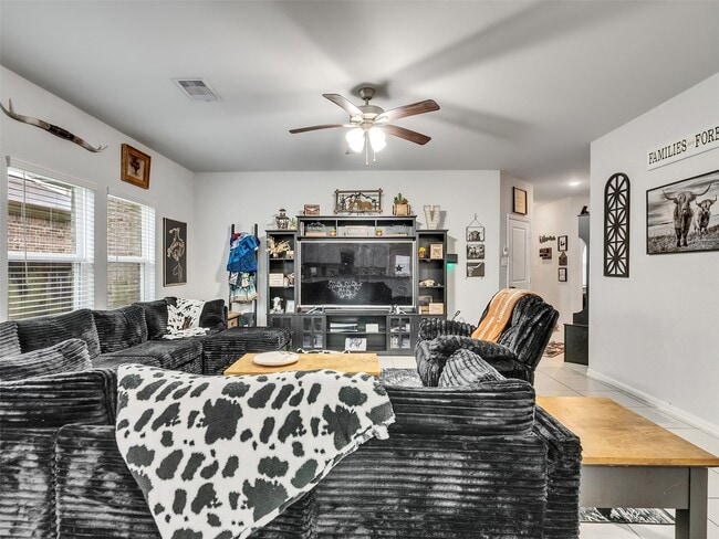 Building Photo - 8719 Willet St