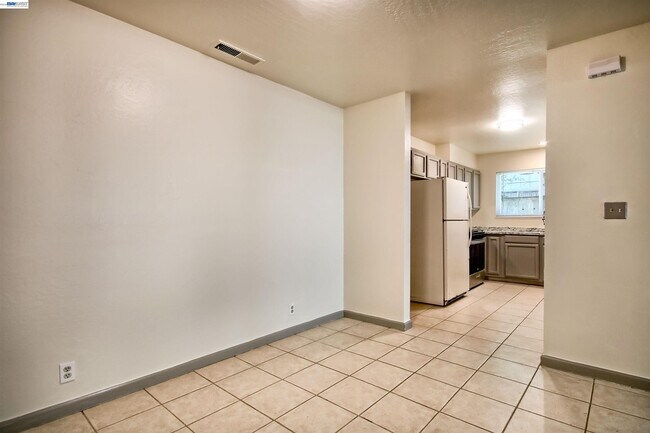 Building Photo - 127 Walti St