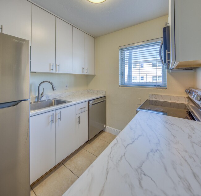 Building Photo - 101 S Palmway