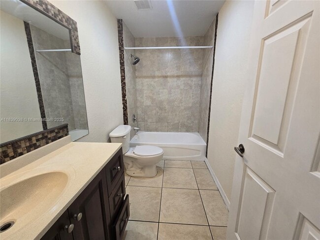 Building Photo - 3906 SW 48th Ave