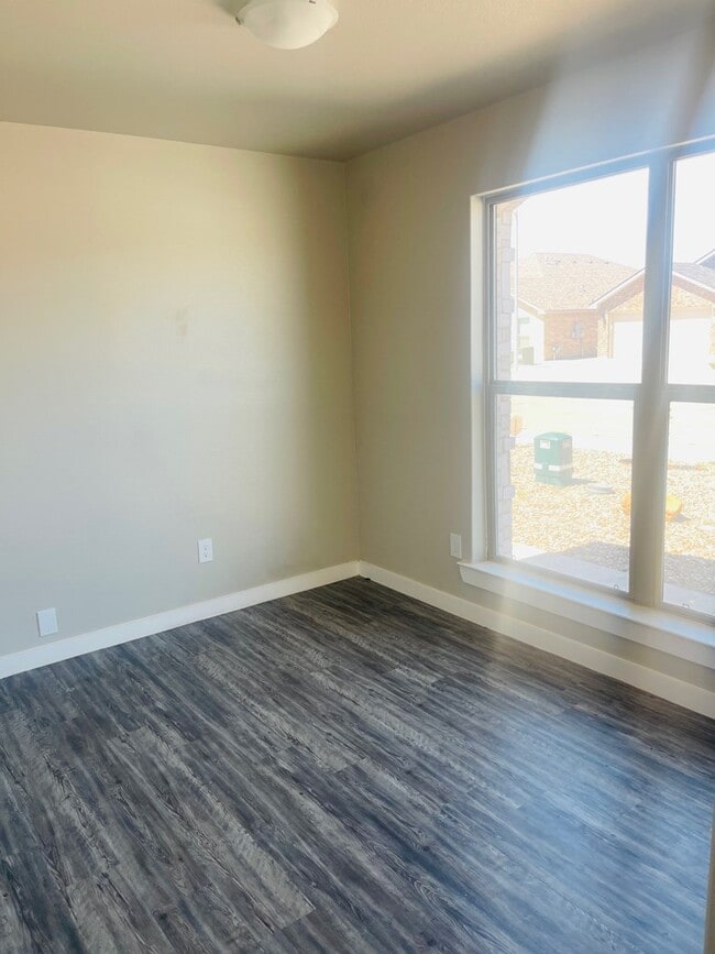 Building Photo - 71 Maverick Dr