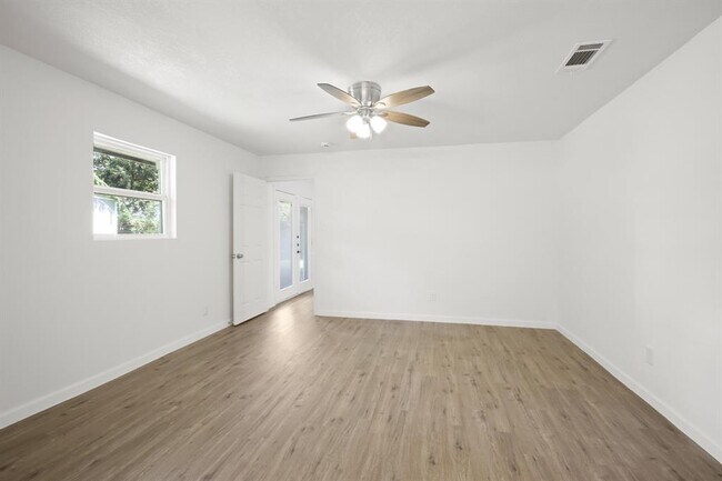 Building Photo - 24607 Green Moss Dr
