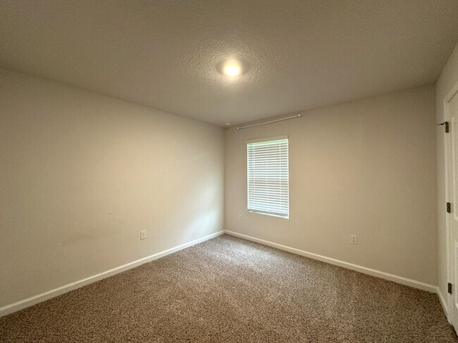 Building Photo - 3262 Chapelwood Dr