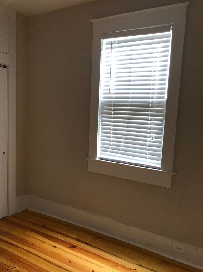 Building Photo - 8 Maranda Holmes St