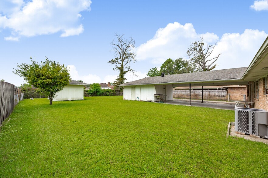Building Photo - 12114 Tams Dr