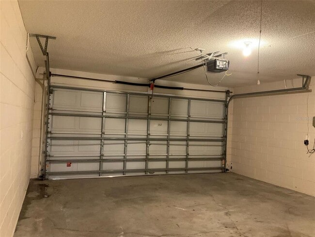 Building Photo - 1392 Willow Wind Dr