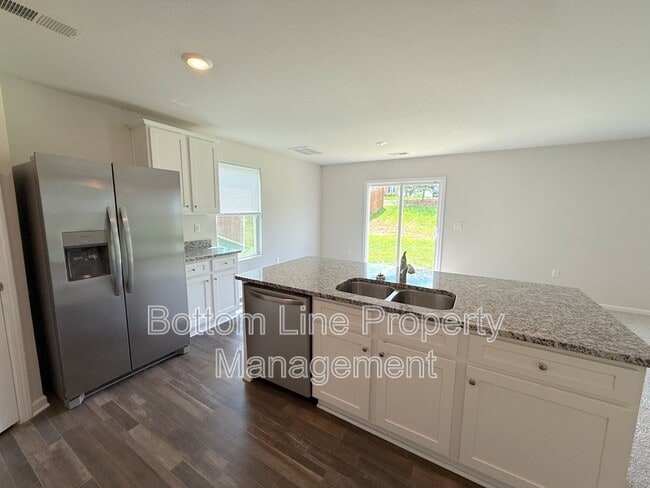 Building Photo - 445 Belcaro Dr