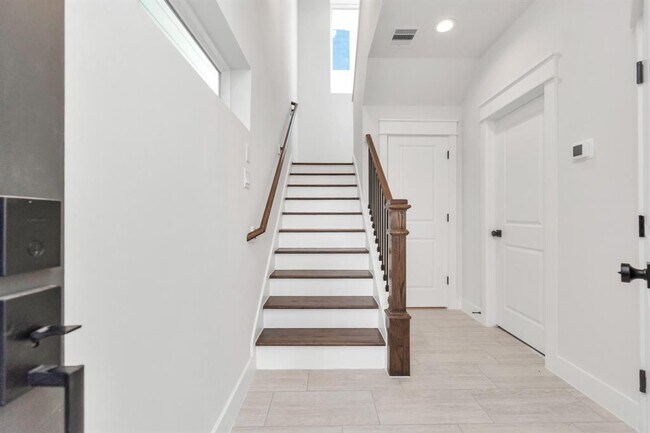 Building Photo - 5422 Wheatley St