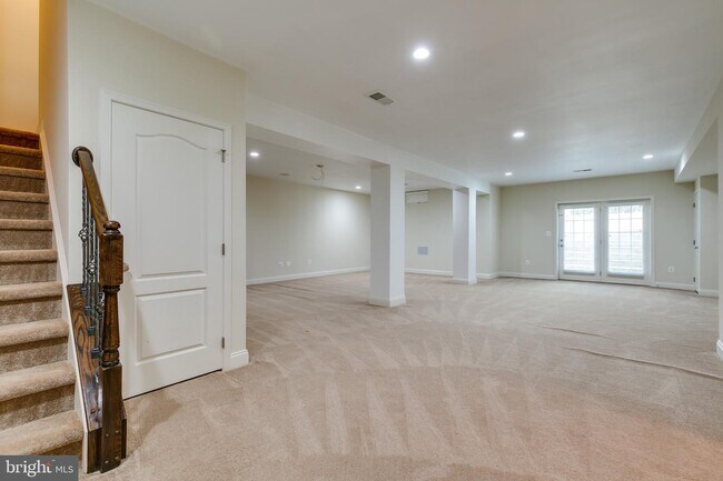 Building Photo - 42948 Courtland Chase Square