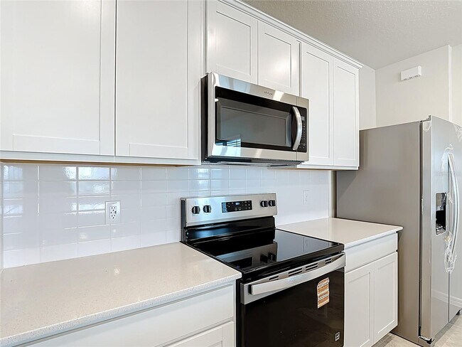 Building Photo - 2233 Southbury Dr