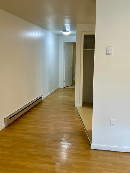 Building Photo - 286 S Branch St