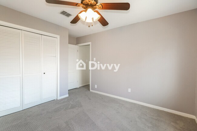 Building Photo - 8927 Pine Shores Dr, Humble, TX 77346