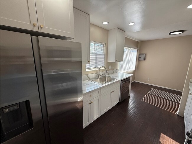 Building Photo - 256 Euclid Pl