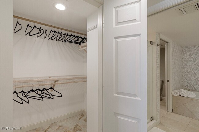 Building Photo - 6849 Grenadier Blvd