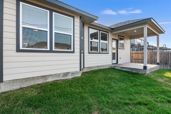 Building Photo - 16622 Daylight Ln