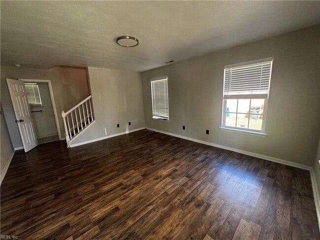 Building Photo - 1314 Summit Ave