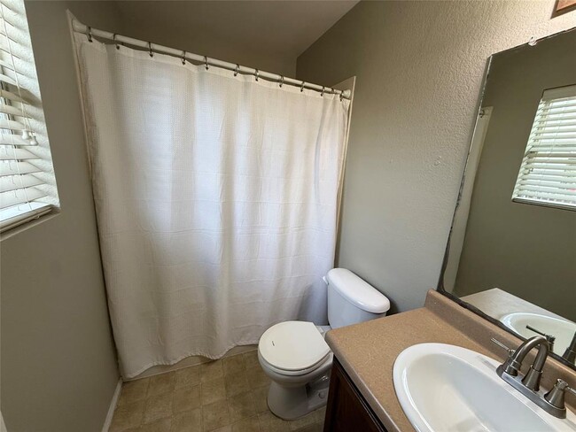 Building Photo - 11524 Ashbrook Dr