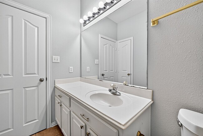 Building Photo - 4815 Claymill Ct
