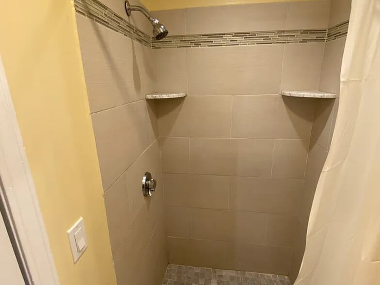 Building Photo - 27 Albion St