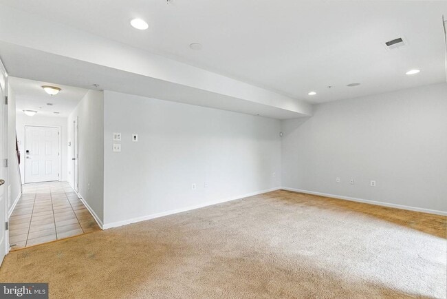 Building Photo - 38 Arenas Ct