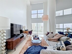 Building Photo - 300 S Biscayne Blvd