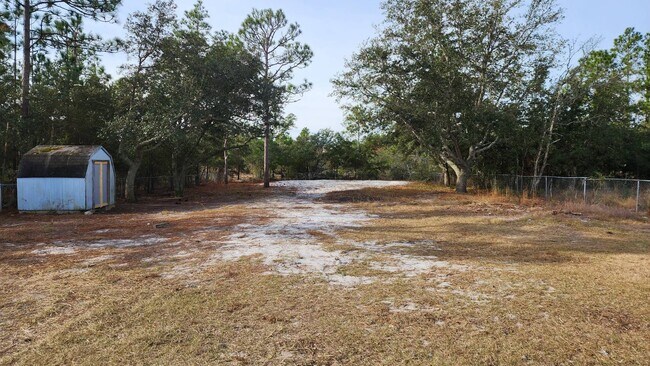 Building Photo - 208 S Ginger Dr