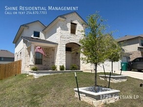 Building Photo - 1729 Friesian Lp