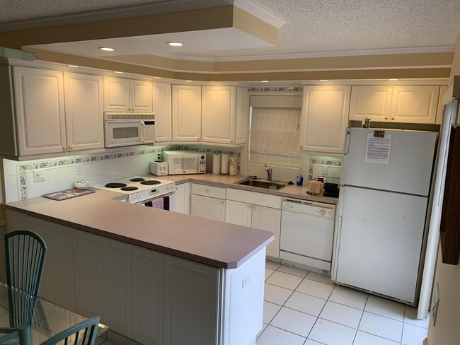Building Photo - 9403 S Ocean Dr