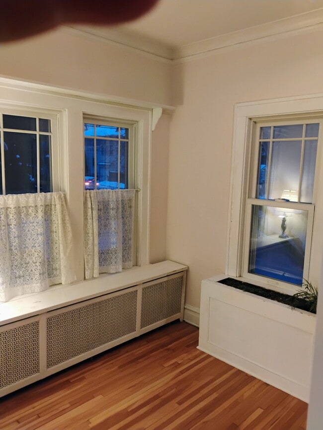 Building Photo - 1218 W 50th St