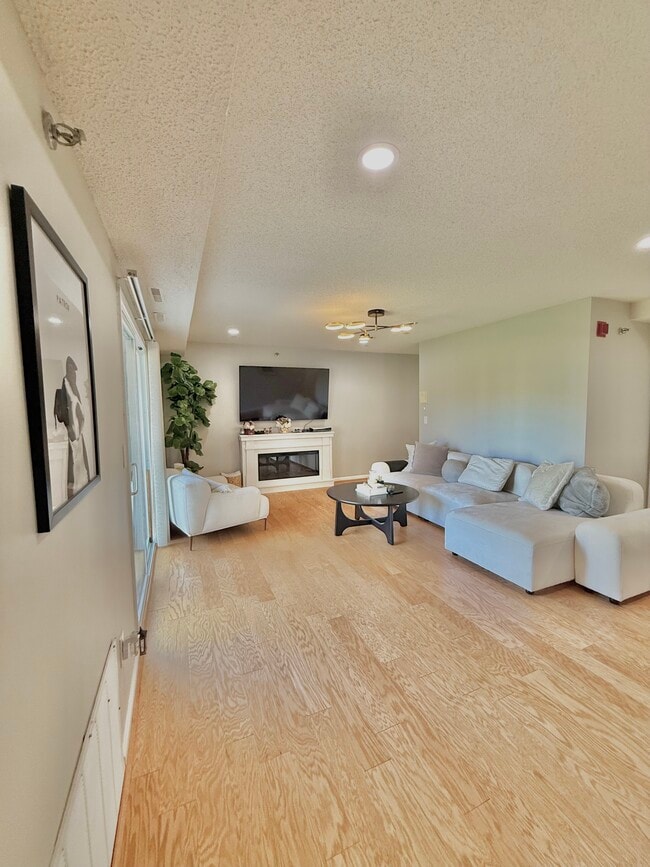 Building Photo - 94 Tennis Plaza Rd