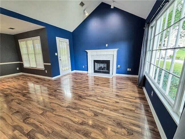 Building Photo - 6449 Ivey Chase SE