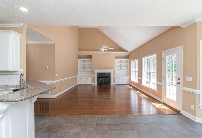 Building Photo - Stunning & Spacious Home in Walnut Hill! 4 Bedrooms | 4 Bathrooms w/ Lawn Care and Trash Service ...