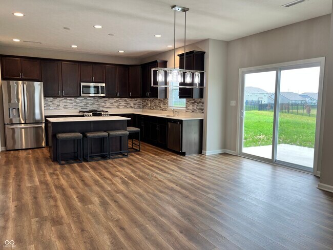 Building Photo - 5656 Grosbeak Dr