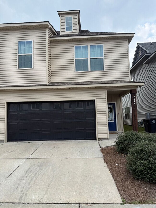 Building Photo - Beautiful 3BR / 2.5BA Townhouse Just 4 Miles from LSU!  Cottages at University Villas