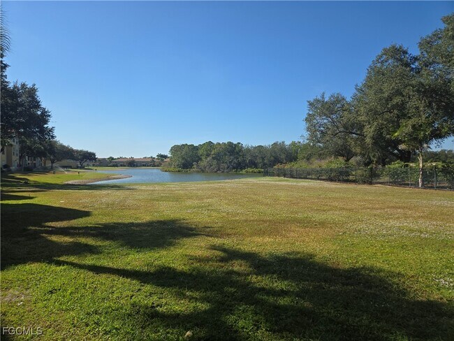 Building Photo - 11500 Villa Grand